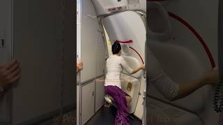 Pramugari batik air malaysia buka pintu pesawat [upl. by Dael]