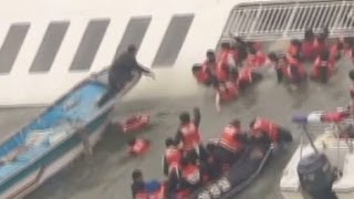 Fisherman rescued students from sinking ferry [upl. by Atinrahs797]