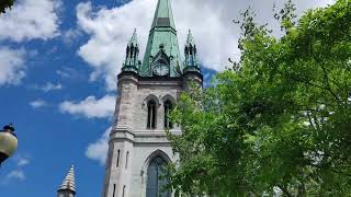 cloche cathédrale de Trois Rivieres angélus midi [upl. by Ennoryt716]