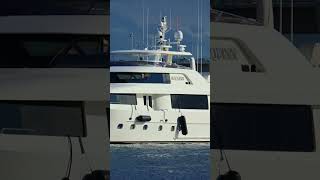 Westport yacht quotSeaquinnquot  Fort Lauderdale canals [upl. by Tilney]