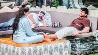 EISHA SINGH NE DABAYE AVINASH MISHRA KE PAIR BIGBOSS18LIVEUPDATES [upl. by Dougie]