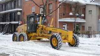 DETROIT DIESEL SNOWBLOWER LOADING PETERBILT  INTL TRUCKS [upl. by Tseng359]