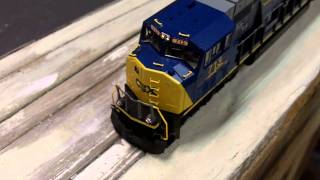 HO Kato CSX SD70MAC Review [upl. by Yursa]