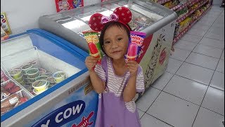 Nyobain Es krim Waku Waku Rasa WatermelonEnak engga yah Rasanya Glico Wings Ice Cream From Japan [upl. by Inar]