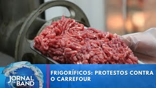 Frigoríficos e restaurantes brasileiros iniciam boicote ao Carrefour  Jornal da Band [upl. by Anaihk]