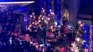 Seth MacFarlane and Liz Gillies Rockefeller Center Christmas Tree Lighting Rehearsals NYC 2023 [upl. by Patman]