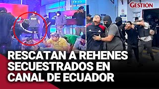 ECUADOR policías RESCATAN a periodistas de TC TELEVISIÓN secuestrados por DELINCUENTES  Gestión [upl. by Aenil]