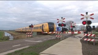 Dutch railroad crossing  AHOB s Heerenbroek 2 [upl. by Thirion]