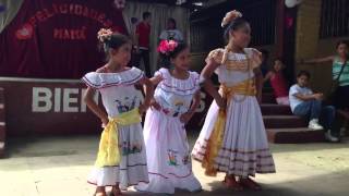 Baile Folklórico Son tus perfumes [upl. by Vasileior99]