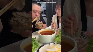 火鍋裡煮的羊肉捲全部被貪吃老公拿走了，我一定要教訓他，太過分了 food funny [upl. by Kato715]