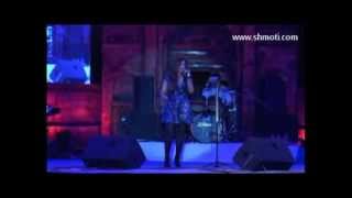 Agochara Kannada Song by Shreya Ghoshal Live in Concert at Dharwad Utsav 2013 Dec15 [upl. by Laehcym447]