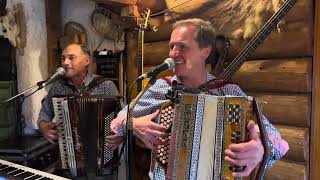 Alpenstarkstrom auf der Blockhütte Oberstaufen Video 13 19 Okt 23 Partyband Alpenstarkstom [upl. by Bunce277]