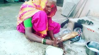 गावरान म्हशीच्या चिकाच्या दुधापासून बनवलेला खरवसाचा कीस  Kharvas Khees Receipe [upl. by Fabrice]