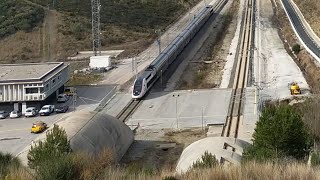 Entrée du TGV dans le tunnel du Perthus côté français [upl. by Odrude]