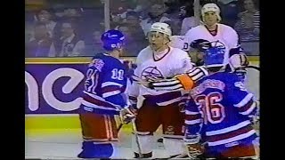 Mark Messier roughes up Igor Ulanov [upl. by Elhsa]