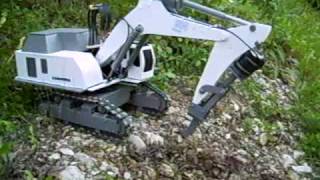 RC Excavator Liebherr 984 ripping [upl. by Vladimar]