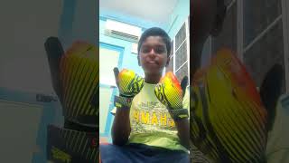 Nivia torrido gloves vs kipsta goalkeeper gloves [upl. by Blaze]