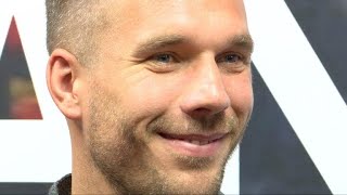 Podolski on Ice  Ungewöhnliche Wette mit Kölner Haien I SID [upl. by Ailemap606]