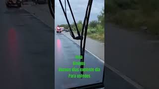 Se voltea carro en la autopista y traía un niño pequeño [upl. by Sedinoel258]