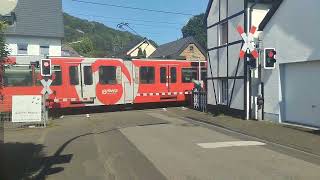 Bahnübergang Bonn Oberkassel 5 D  Railroad crossing  Paso a nivel [upl. by Yrral564]