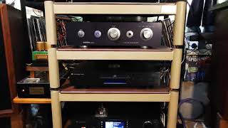 Sugden Signature A21se integrated amp and 51 years old Hitachi LoD hs500 speakers [upl. by Notniw]