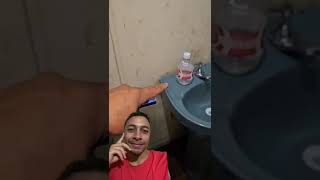 PEDREIRO RESOLVE PROBLEMA DE RALO ENTUPIDO DE BANHEIRO ðŸš½ [upl. by Ennairek]