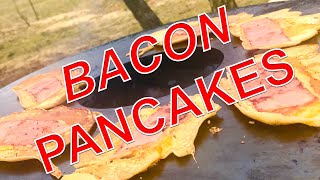 BACON CHEESE PANCAKES von der Feuerplatte GRILLEN  Klaus grillt [upl. by Ruy36]