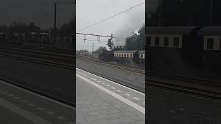 Stoomtrein vertrekt vanuit Station Apeldoorn Richting Beekbergen Eerbeek Loenen en Dieren [upl. by Oinotnas]