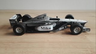 Hotwheels 124 Formula Uno McLaren Mercedes año 2000 [upl. by Crompton]