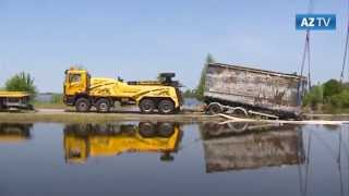 Hochwasser 2013 LkwBergung mit Hindernissen [upl. by Lleznod217]