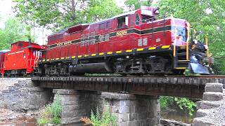 Freshly Painted EMD GP9u on New Hope amp Ivyland Railroad [upl. by Buckie717]