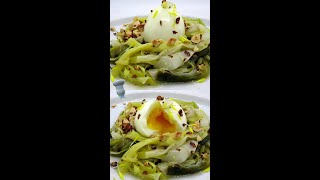 Recette des tagliatelles de poireaux oeuf mollet [upl. by Hazel321]