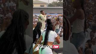 FALLY IPUPA CONCERT BANDAL AVEC UNE FAN AU TOP [upl. by Goth]