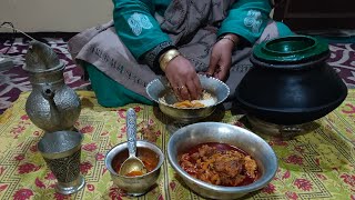 Alle Hachi Ti Maaz  Kashmiri Traditional Winter Recipe  Easy And Tasty [upl. by Brocky]