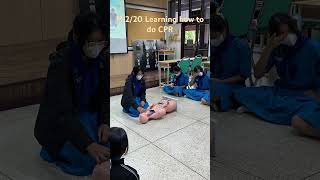 M220 learning how to do CPR and mouth to mouth resuscitation in health class [upl. by Anead]