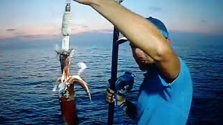 PESCA DALLA BARCA Pesca ai totani 2  Sicilia [upl. by Sumedocin]