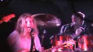 Throwing Muses Live quotCounting Backwardsquot 562000 [upl. by Lubbock500]