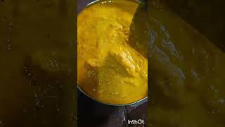 Sidol diye kacha holud er chatni kibhabe banalam dekho youtubeshorts cookrecipe [upl. by Naimed]