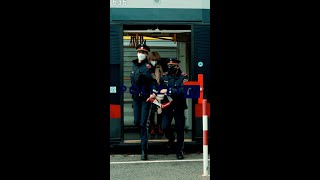 🔴 Stopp bei Straßenbahnen in der Haltestelle 🔴 shorts polizeishorts [upl. by Kappel]