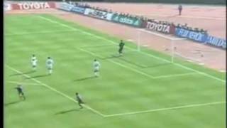 Fantastic Barca Goal Hristo Stoichkov against Sao Paulo [upl. by Naynek]