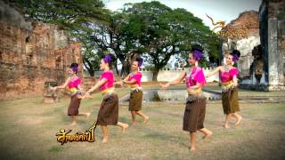 รำไทย แพรวากาฬสินธ์ุ โดยไอยรัศมิ์ Ayarus show Traditional Thai dance [upl. by Hanikahs]