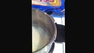 طبخ ارز بطريق كوري How to cook rice in korean way [upl. by Arfihs158]