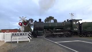 Wooralla Dr Level Crossing Mount Eliza  Mornington Railway [upl. by O'Gowan]