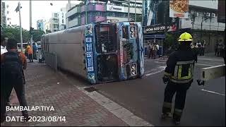 උදේ පාන්දර බම්බලපිටියේ GTA ගහපු BUS DRIVER 😐😐😐  BAMBALAPITIYA ACCIDENT TODAY [upl. by Atlee239]