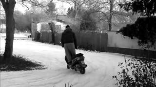 Robin Maurer Rex RS 500 roller driving snow germany winter 2012 drifting [upl. by Anaitsirc43]