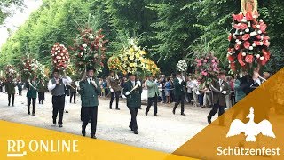 Prachtvolle Schützenparade im Düsseldorfer Hofgarten [upl. by Eppesuig168]