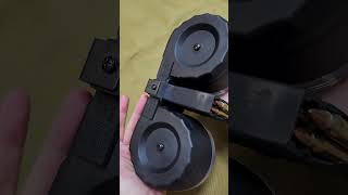 실총 100발 드럼 탄창을 쓸 수 있는 에어소프트건 AR15 Full Auto 100 Round Drum Mag  Shell ejecting airsoft gun [upl. by Kcyrred]