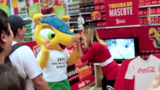 Mascote Copa do Mundo 2014  CocaCola [upl. by Budge205]