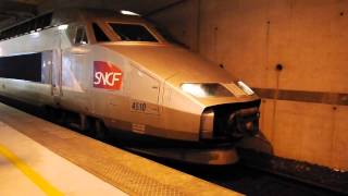 Attelage de deux TGV en Gare de MarnelaValléeChessy TGVの連結 [upl. by Iphigenia]