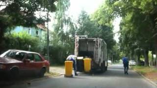 Short Clip Schörling 3r collecting recycable fraction [upl. by Eilrac116]